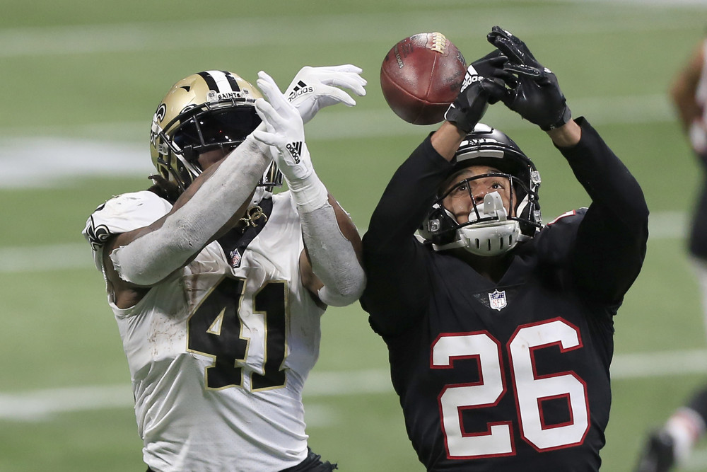 Isaiah Oliver Snags Critical One-Handed Interception