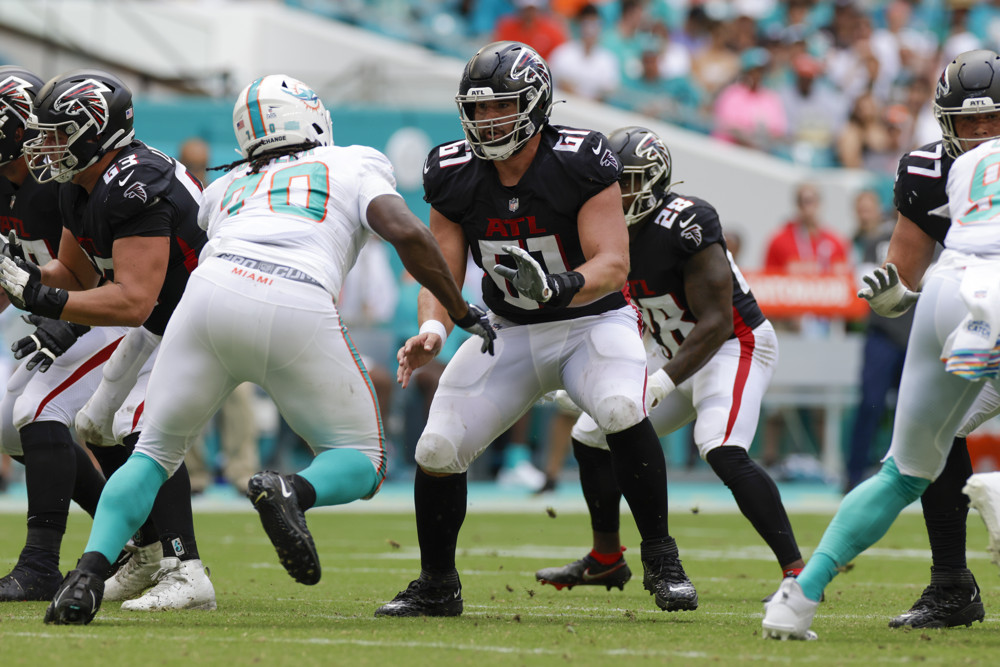 Falcons add veteran offensive tackle to bolster line of scrimmage depth