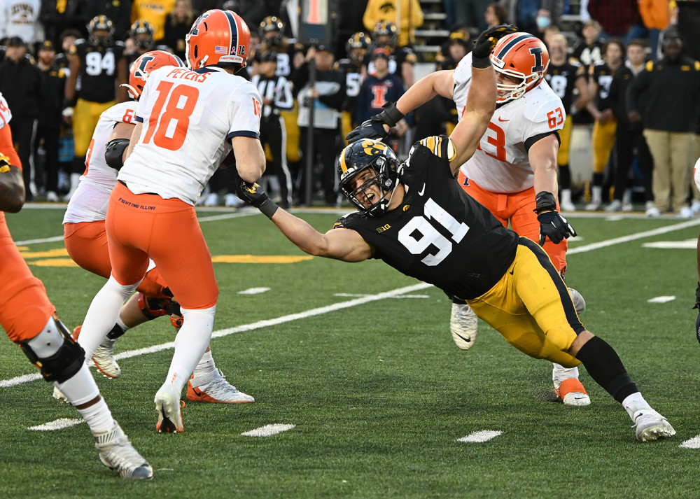 NFL Mock Draft Roundup: Daniel Jeremiah has Falcons drafting Iowa Edge  Rusher at No. 8 overall