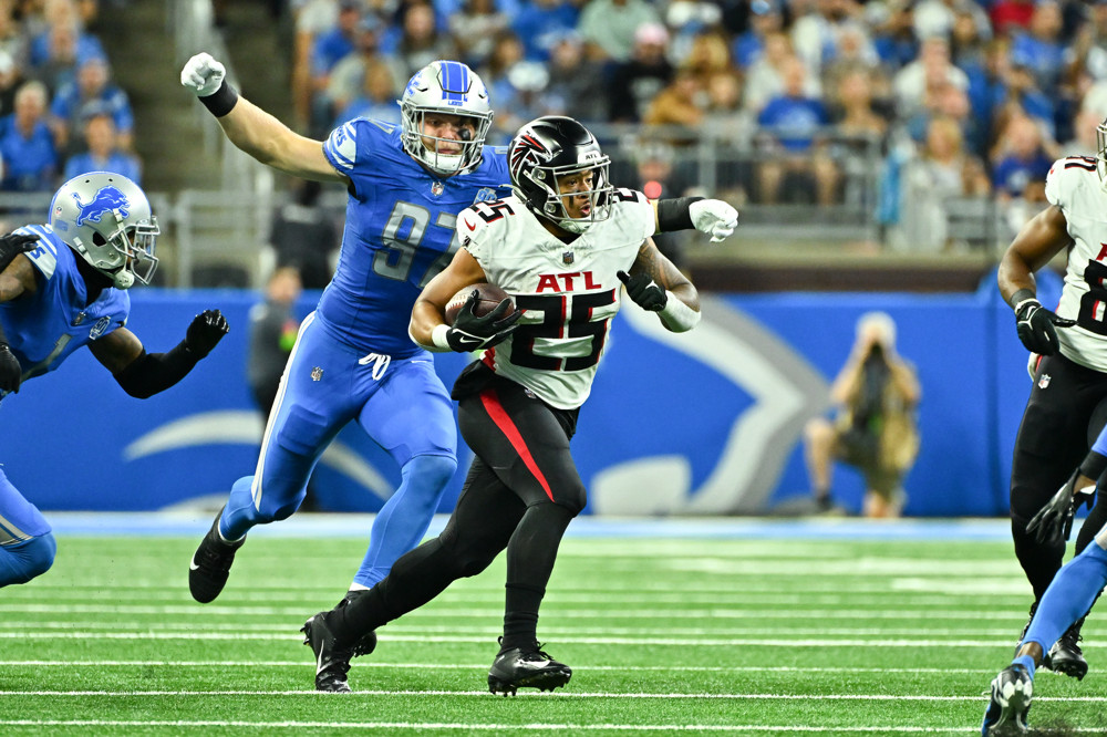 Lions' Hutchinson 'Surprised' by Falcons Run Game