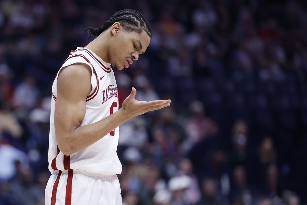 Could Hawks move up in the draft to land their preferred point guard?
