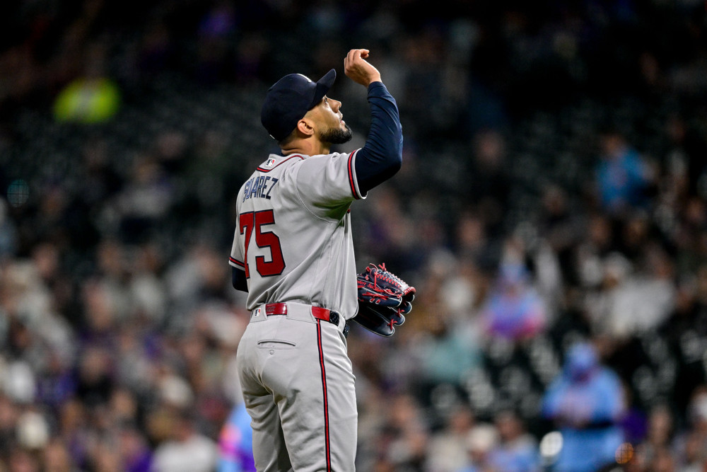 Hurston Waldrep back, Robert Suarez to the IL, Braves snap losing streak